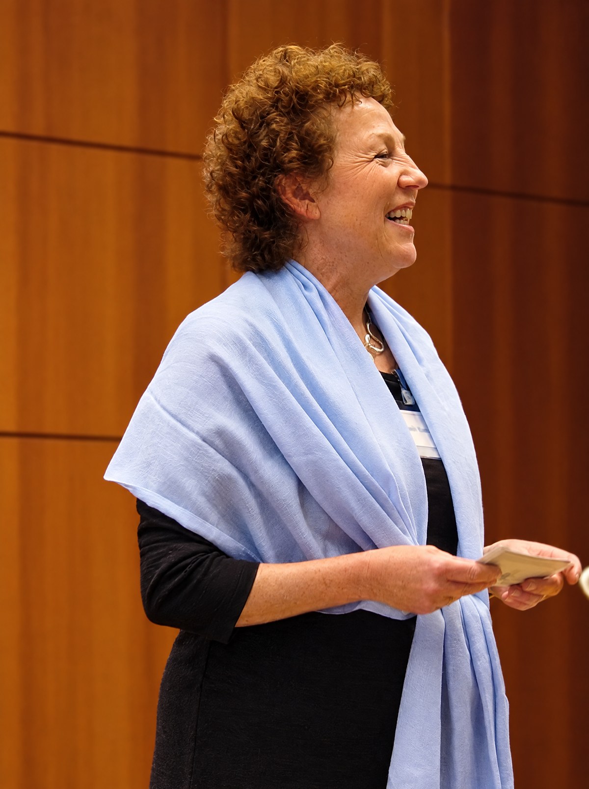 Elisabeth Eulenstein bei einem Vortrag